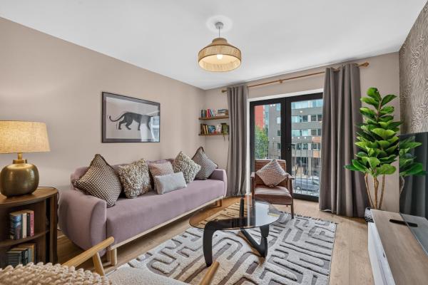 apartments for monthly stay Maroochydore